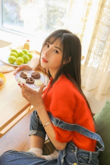 秘书办公室摸她奶呻吟电影